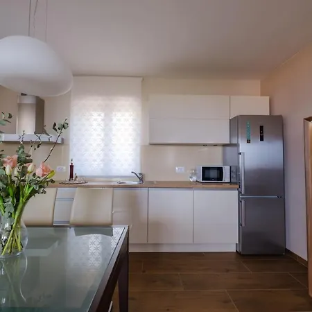 Apartman Luana 1 With Rooftop Jacuzzi *